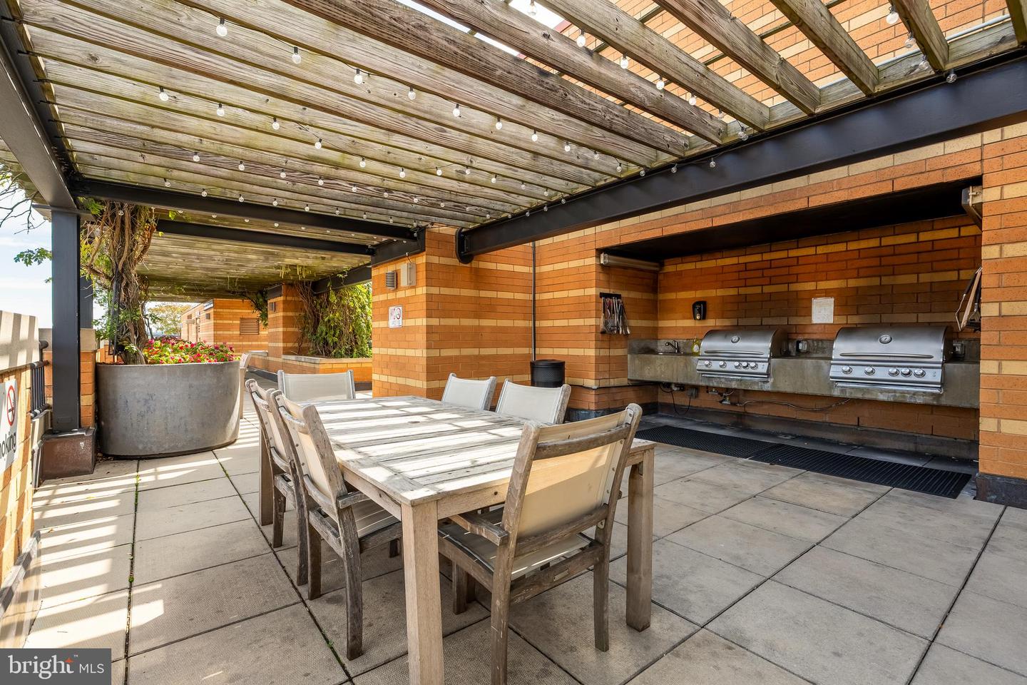 400 MASSACHUSETTS AVE NW #706, WASHINGTON, District Of Columbia 20001, 1 Bedroom Bedrooms, 2 Rooms Rooms,1 BathroomBathrooms,Residential,For sale,400 MASSACHUSETTS AVE NW #706,DCDC2220592 MLS # DCDC2220592