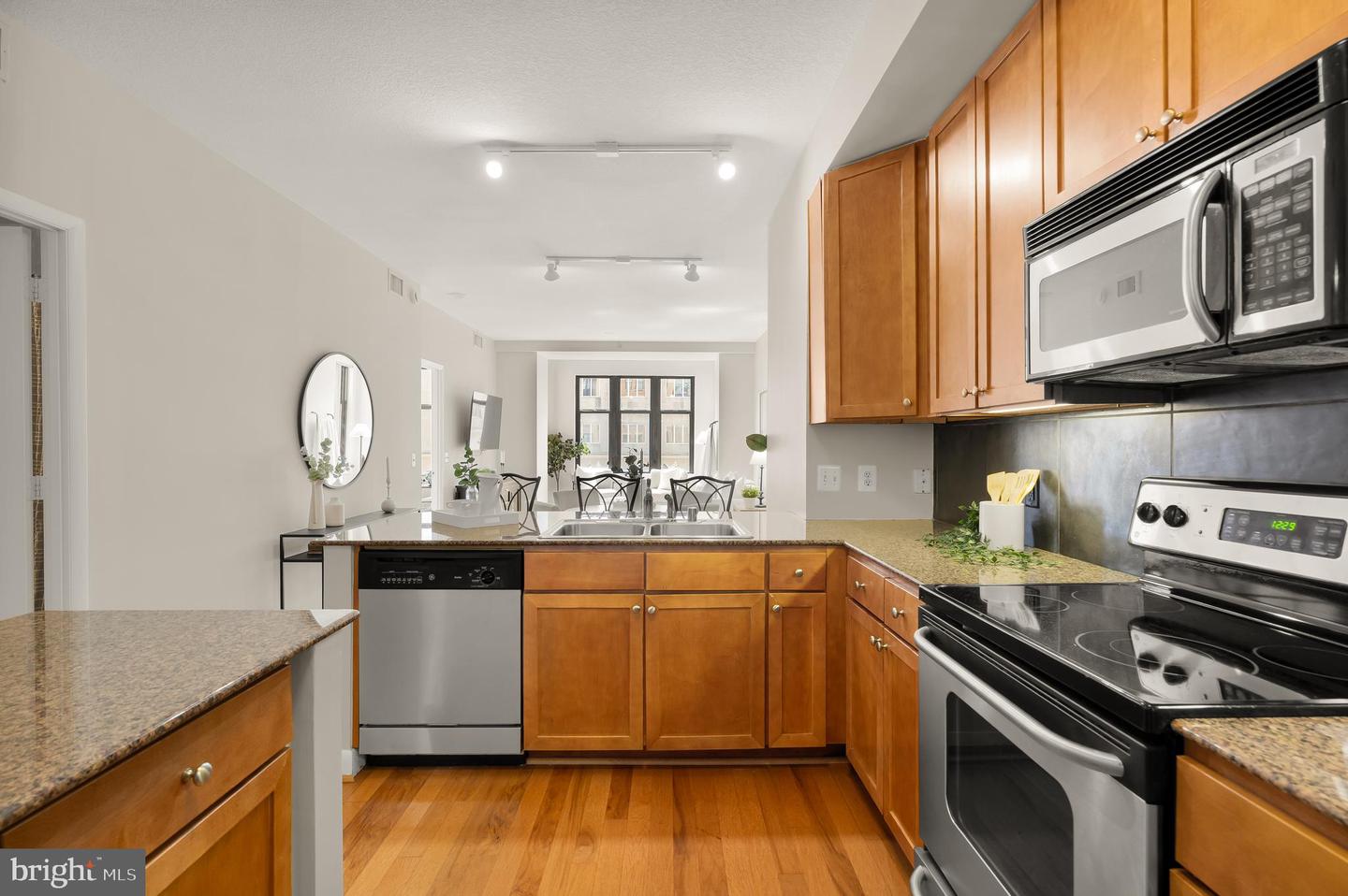 400 MASSACHUSETTS AVE NW #706, WASHINGTON, District Of Columbia 20001, 1 Bedroom Bedrooms, 2 Rooms Rooms,1 BathroomBathrooms,Residential,For sale,400 MASSACHUSETTS AVE NW #706,DCDC2220592 MLS # DCDC2220592