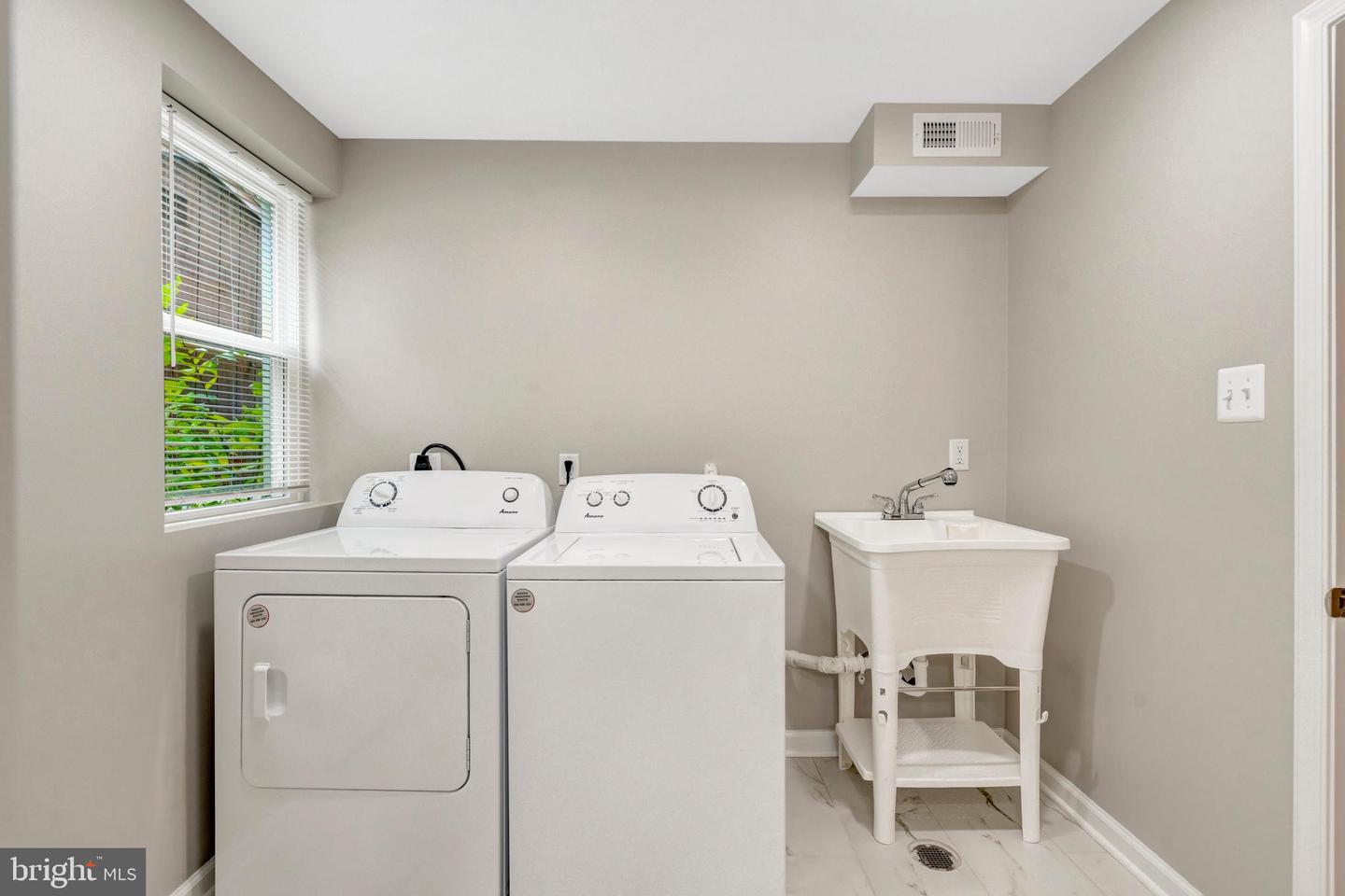 8419 IMPALLA DR, MANASSAS, Virginia 20110, 3 Bedrooms Bedrooms, ,2 BathroomsBathrooms,Residential,For sale,8419 IMPALLA DR,VAPW2104768 MLS # VAPW2104768