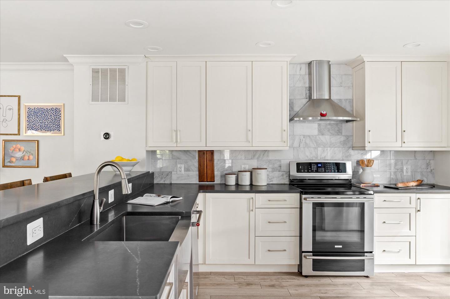 4098 CHERRY HILL RD, ARLINGTON, Virginia 22207, 3 Bedrooms Bedrooms, ,3 BathroomsBathrooms,Residential,For sale,4098 CHERRY HILL RD,VAAR2064356 MLS # VAAR2064356