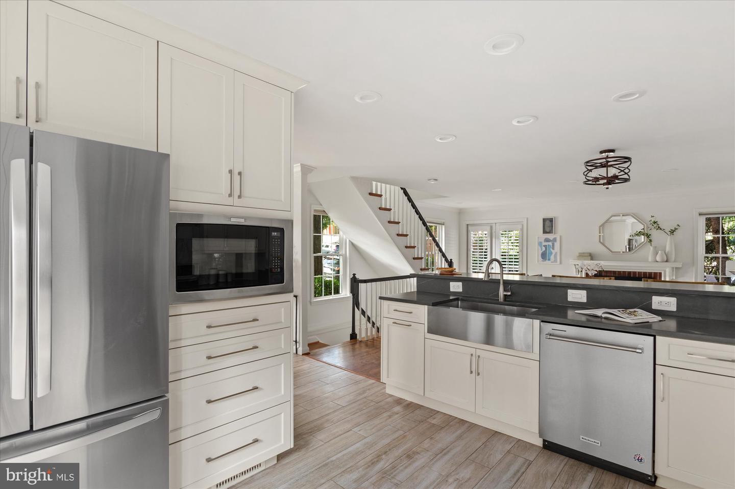 4098 CHERRY HILL RD, ARLINGTON, Virginia 22207, 3 Bedrooms Bedrooms, ,3 BathroomsBathrooms,Residential,For sale,4098 CHERRY HILL RD,VAAR2064356 MLS # VAAR2064356
