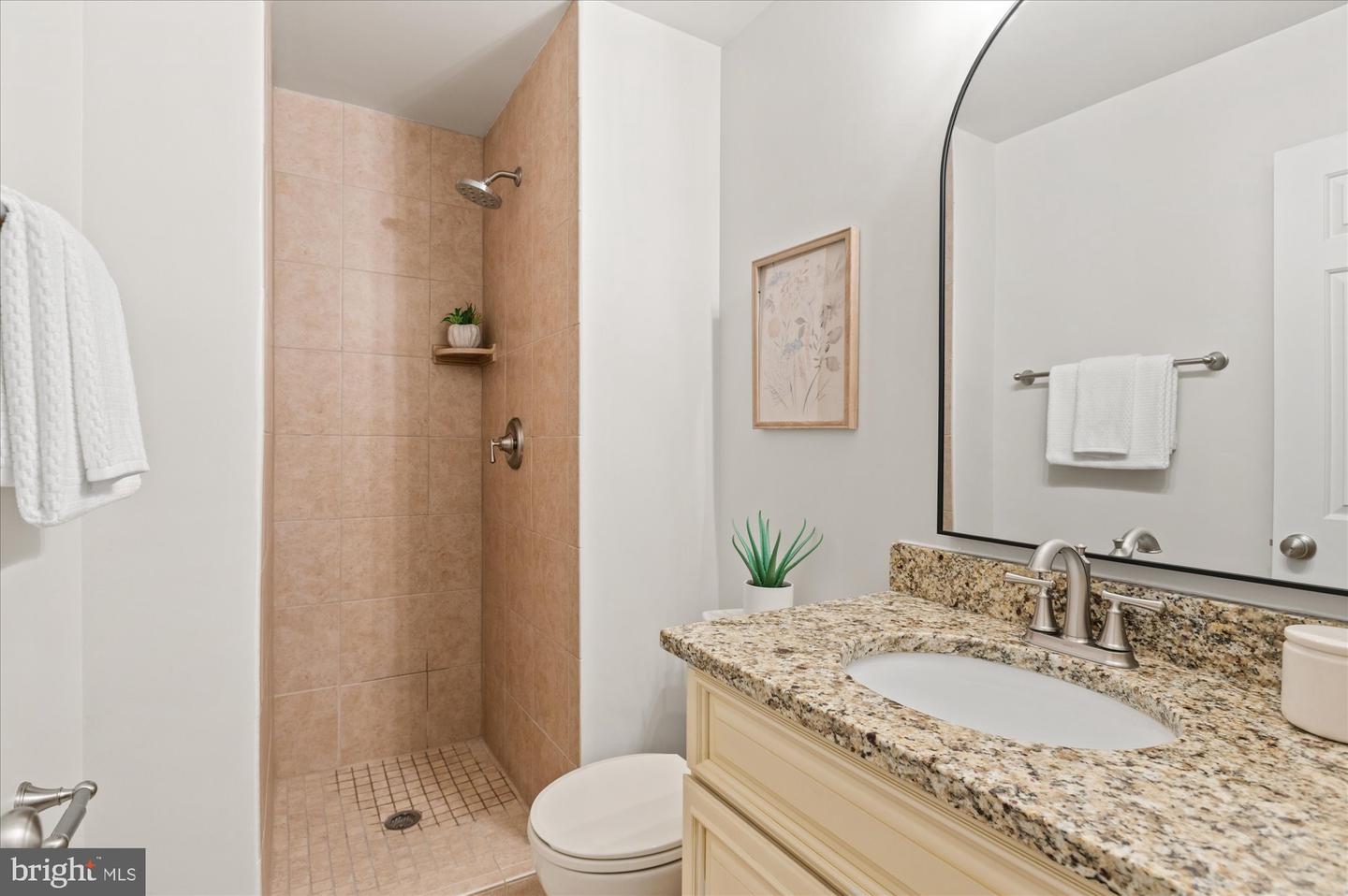 4098 CHERRY HILL RD, ARLINGTON, Virginia 22207, 3 Bedrooms Bedrooms, ,3 BathroomsBathrooms,Residential,For sale,4098 CHERRY HILL RD,VAAR2064356 MLS # VAAR2064356