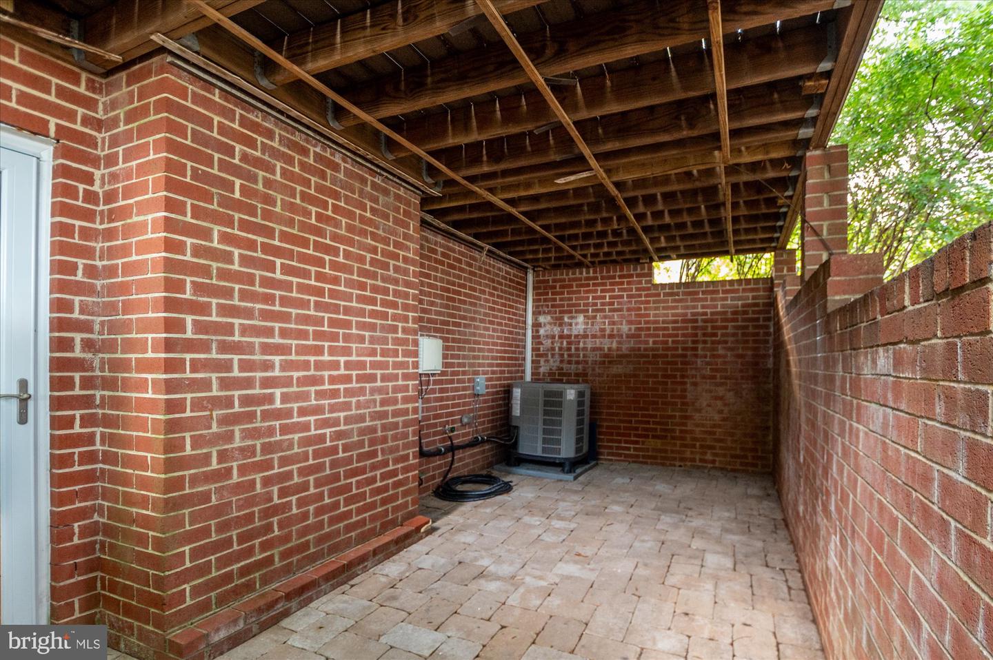 4098 CHERRY HILL RD, ARLINGTON, Virginia 22207, 3 Bedrooms Bedrooms, ,3 BathroomsBathrooms,Residential,For sale,4098 CHERRY HILL RD,VAAR2064356 MLS # VAAR2064356
