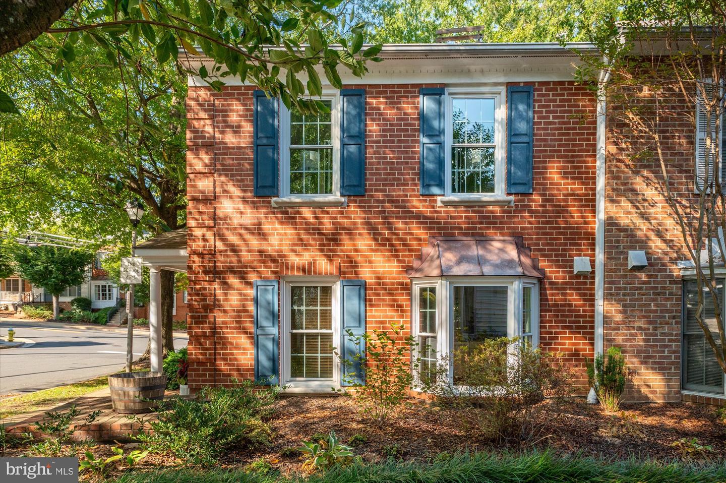 4098 CHERRY HILL RD, ARLINGTON, Virginia 22207, 3 Bedrooms Bedrooms, ,3 BathroomsBathrooms,Residential,For sale,4098 CHERRY HILL RD,VAAR2064356 MLS # VAAR2064356