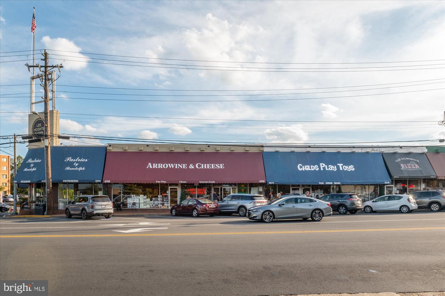 4098 CHERRY HILL RD, ARLINGTON, Virginia 22207, 3 Bedrooms Bedrooms, ,3 BathroomsBathrooms,Residential,For sale,4098 CHERRY HILL RD,VAAR2064356 MLS # VAAR2064356