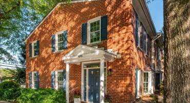 4098 CHERRY HILL RD, ARLINGTON, Virginia 22207, 3 Bedrooms Bedrooms, ,3 BathroomsBathrooms,Residential,For sale,4098 CHERRY HILL RD,VAAR2064356 MLS # VAAR2064356