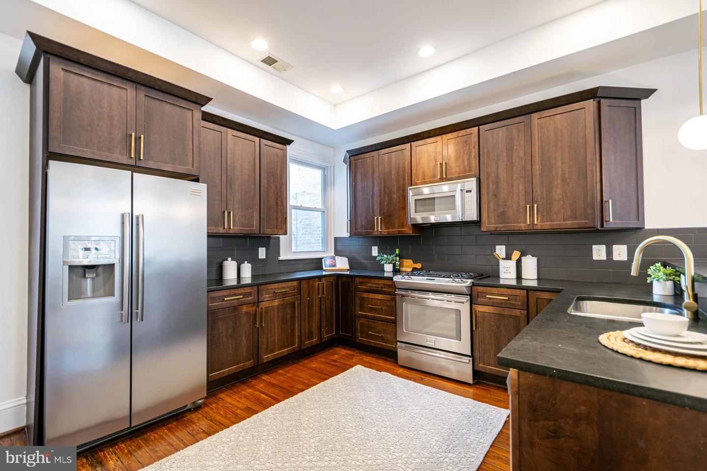 1117 FAIRMONT ST NW, WASHINGTON, District Of Columbia 20009, 4 Bedrooms Bedrooms, 8 Rooms Rooms,3 BathroomsBathrooms,Residential,For sale,1117 FAIRMONT ST NW,DCDC2224970 MLS # DCDC2224970