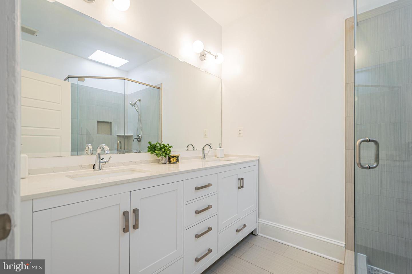 1117 FAIRMONT ST NW, WASHINGTON, District Of Columbia 20009, 4 Bedrooms Bedrooms, 8 Rooms Rooms,3 BathroomsBathrooms,Residential,For sale,1117 FAIRMONT ST NW,DCDC2224970 MLS # DCDC2224970