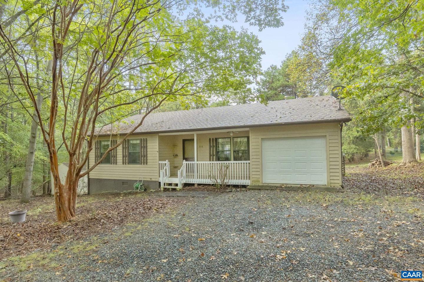323 JEFFERSON DR, PALMYRA, Virginia 22963, 2 Bedrooms Bedrooms, ,1 BathroomBathrooms,Residential,For sale,323 JEFFERSON DR,669478 MLS # 669478