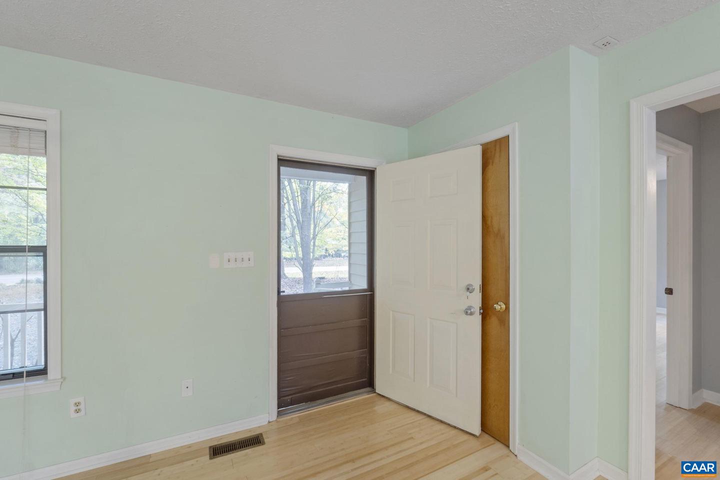 323 JEFFERSON DR, PALMYRA, Virginia 22963, 2 Bedrooms Bedrooms, ,1 BathroomBathrooms,Residential,For sale,323 JEFFERSON DR,669478 MLS # 669478