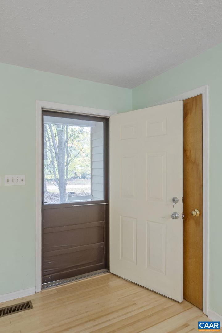 323 JEFFERSON DR, PALMYRA, Virginia 22963, 2 Bedrooms Bedrooms, ,1 BathroomBathrooms,Residential,For sale,323 JEFFERSON DR,669478 MLS # 669478