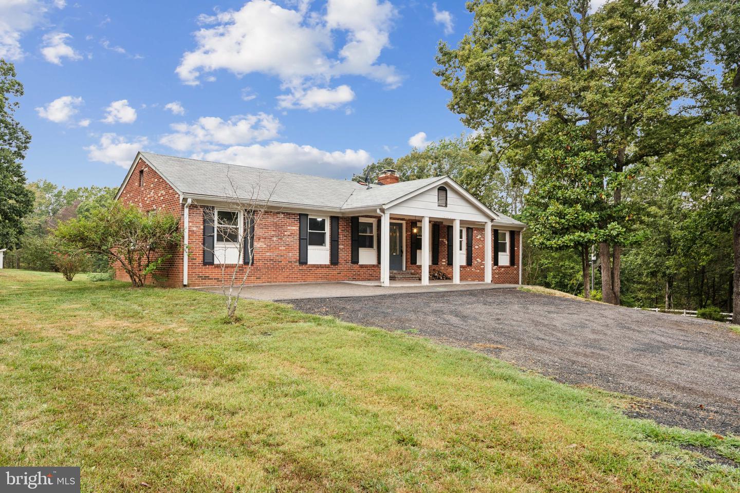 5263 STEWART RD, SUMERDUCK, Virginia 22742, 4 Bedrooms Bedrooms, ,3 BathroomsBathrooms,Residential,For sale,5263 STEWART RD,VAFQ2018516 MLS # VAFQ2018516