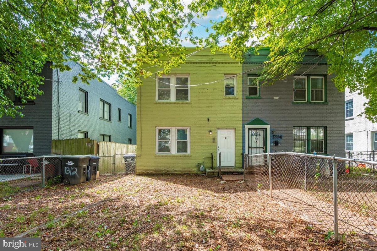 1312 EASTERN AVE NE, WASHINGTON, District Of Columbia 20019, 5 Bedrooms Bedrooms, 7 Rooms Rooms,2 BathroomsBathrooms,Residential,For sale,1312 EASTERN AVE NE,DCDC2224918 MLS # DCDC2224918