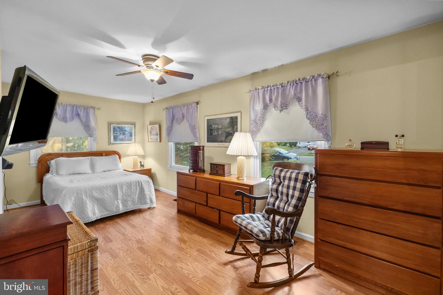 108 N ALDER AVE, STERLING, Virginia 20164, 3 Bedrooms Bedrooms, ,1 BathroomBathrooms,Residential,For sale,108 N ALDER AVE,VALO2107938 MLS # VALO2107938