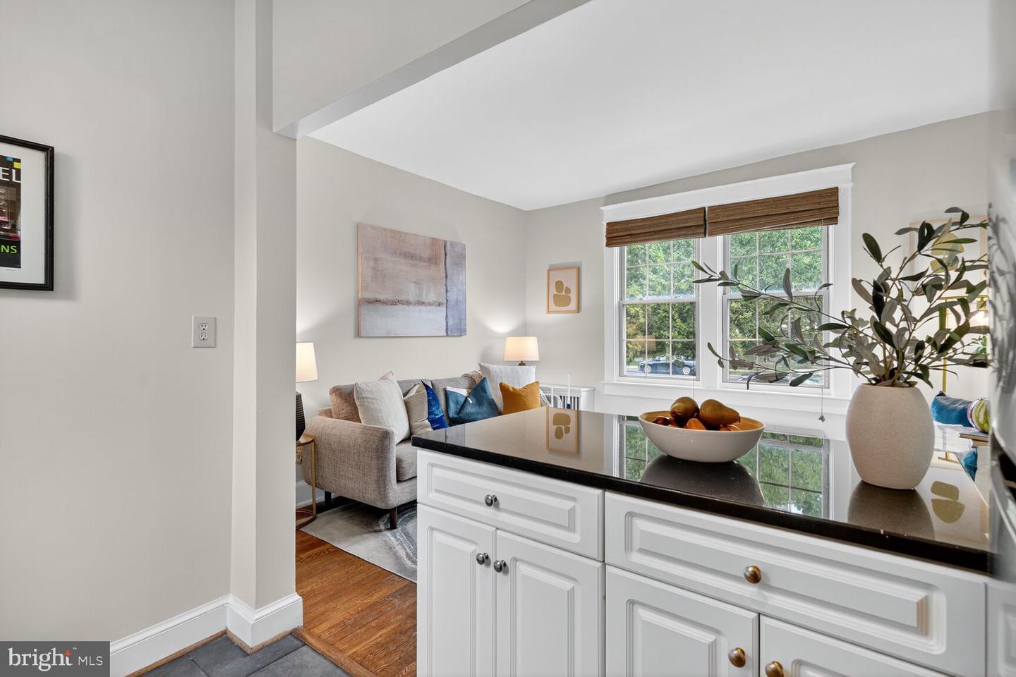 3026 WISCONSIN AVE NW #102, WASHINGTON, District Of Columbia 20016, 2 Bedrooms Bedrooms, ,1 BathroomBathrooms,Residential,For sale,3026 WISCONSIN AVE NW #102,DCDC2225034 MLS # DCDC2225034