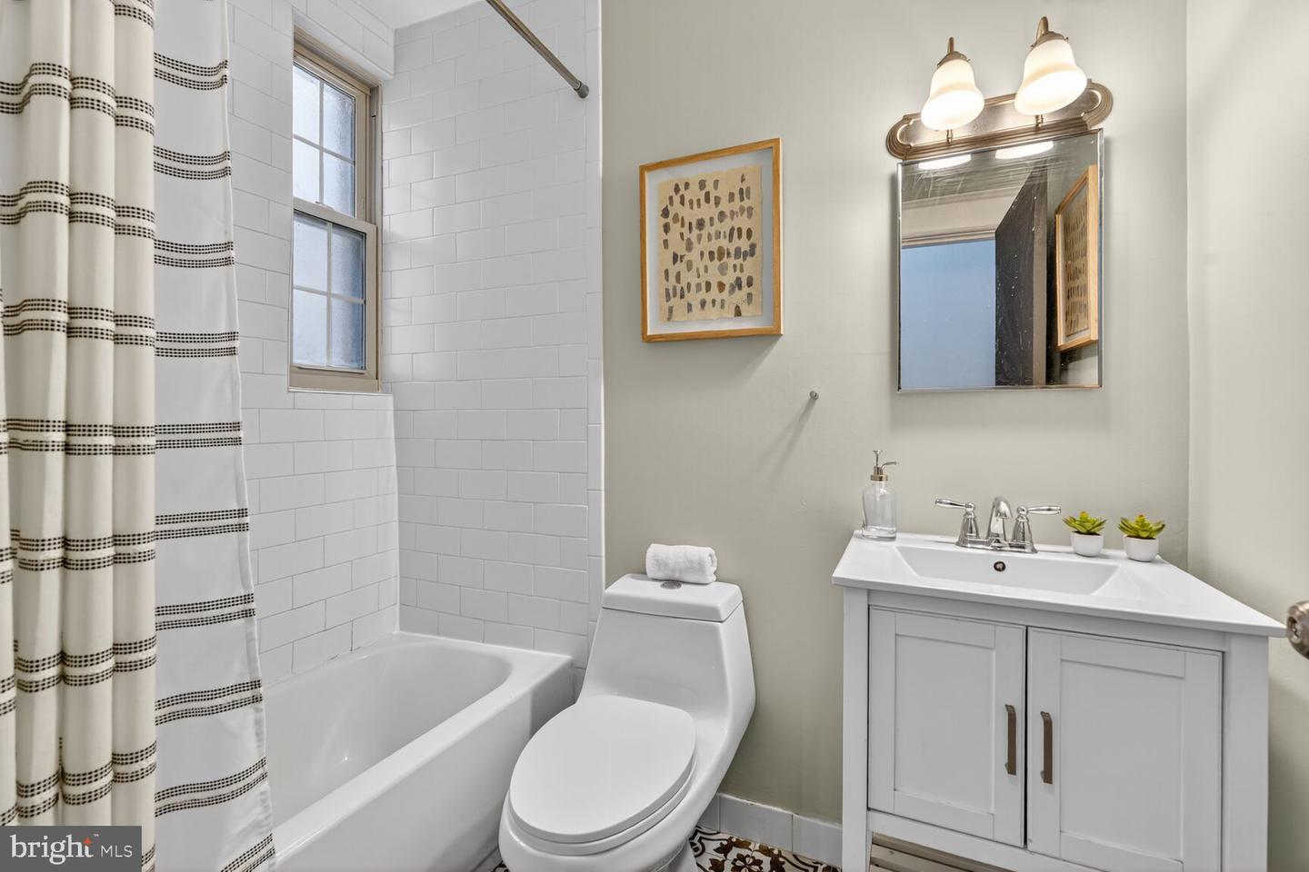 3026 WISCONSIN AVE NW #102, WASHINGTON, District Of Columbia 20016, 2 Bedrooms Bedrooms, ,1 BathroomBathrooms,Residential,For sale,3026 WISCONSIN AVE NW #102,DCDC2225034 MLS # DCDC2225034