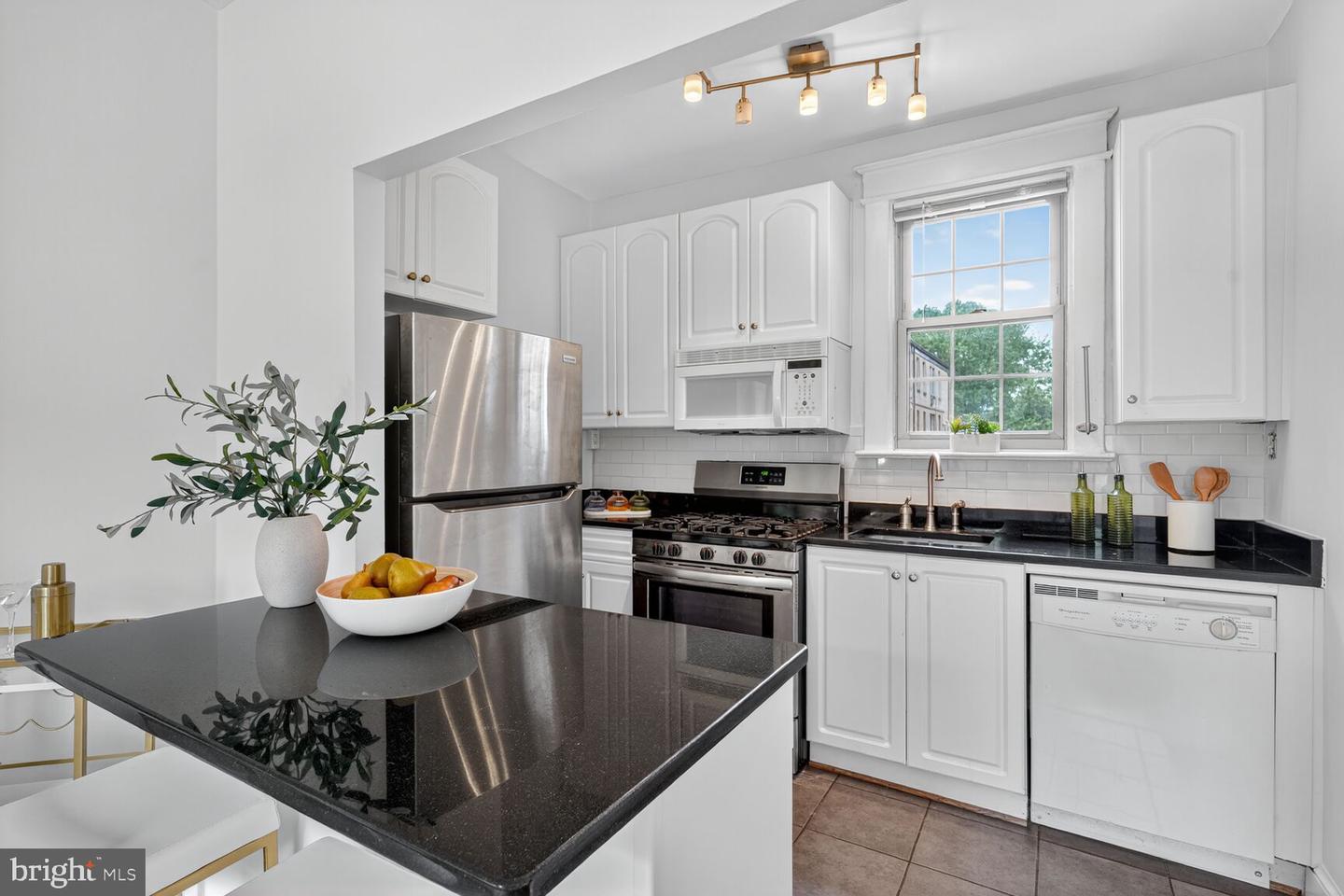 3026 WISCONSIN AVE NW #102, WASHINGTON, District Of Columbia 20016, 2 Bedrooms Bedrooms, ,1 BathroomBathrooms,Residential,For sale,3026 WISCONSIN AVE NW #102,DCDC2225034 MLS # DCDC2225034