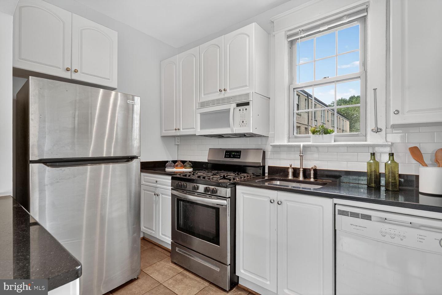 3026 WISCONSIN AVE NW #102, WASHINGTON, District Of Columbia 20016, 2 Bedrooms Bedrooms, ,1 BathroomBathrooms,Residential,For sale,3026 WISCONSIN AVE NW #102,DCDC2225034 MLS # DCDC2225034