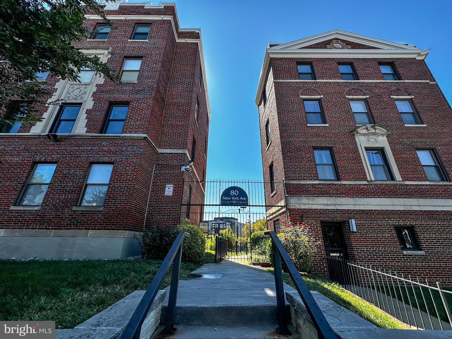 80 NEW YORK AVE NW #402, WASHINGTON, District Of Columbia 20001, 2 Bedrooms Bedrooms, ,1 BathroomBathrooms,Residential,For sale,80 NEW YORK AVE NW #402,DCDC2225042 MLS # DCDC2225042