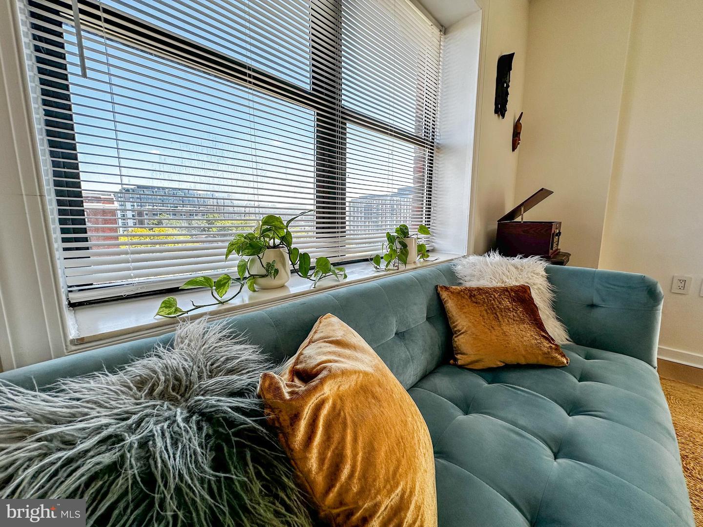 80 NEW YORK AVE NW #402, WASHINGTON, District Of Columbia 20001, 2 Bedrooms Bedrooms, ,1 BathroomBathrooms,Residential,For sale,80 NEW YORK AVE NW #402,DCDC2225042 MLS # DCDC2225042