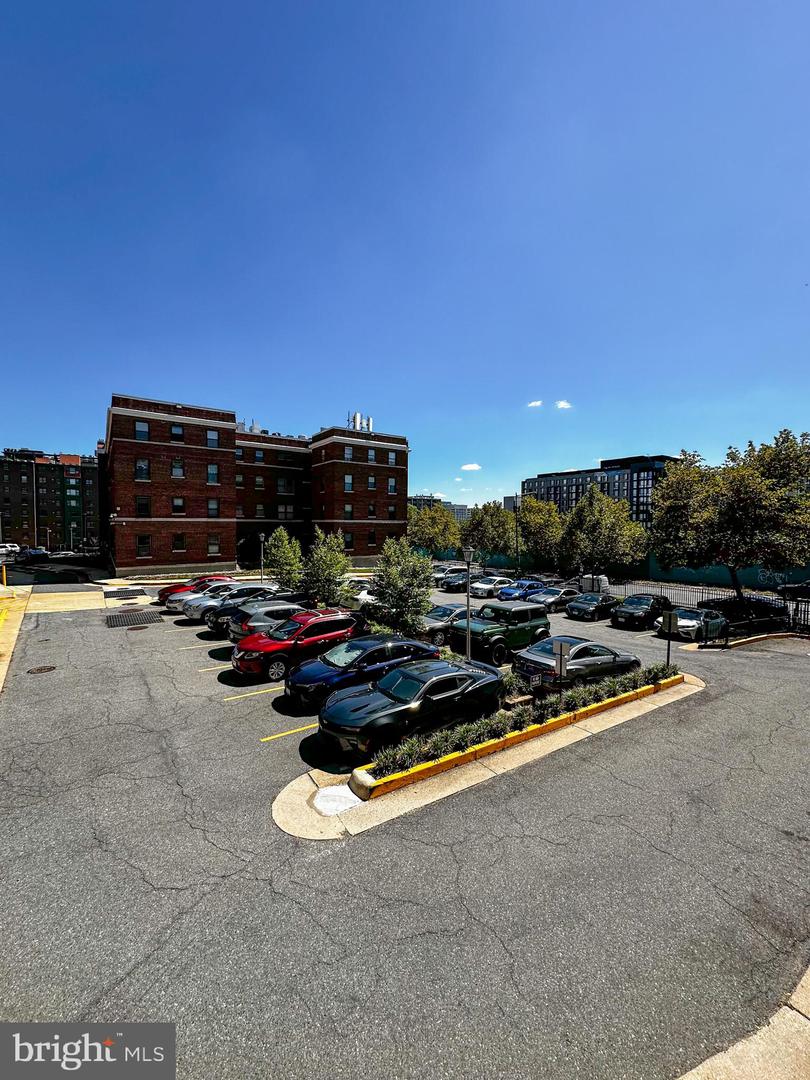 80 NEW YORK AVE NW #402, WASHINGTON, District Of Columbia 20001, 2 Bedrooms Bedrooms, ,1 BathroomBathrooms,Residential,For sale,80 NEW YORK AVE NW #402,DCDC2225042 MLS # DCDC2225042