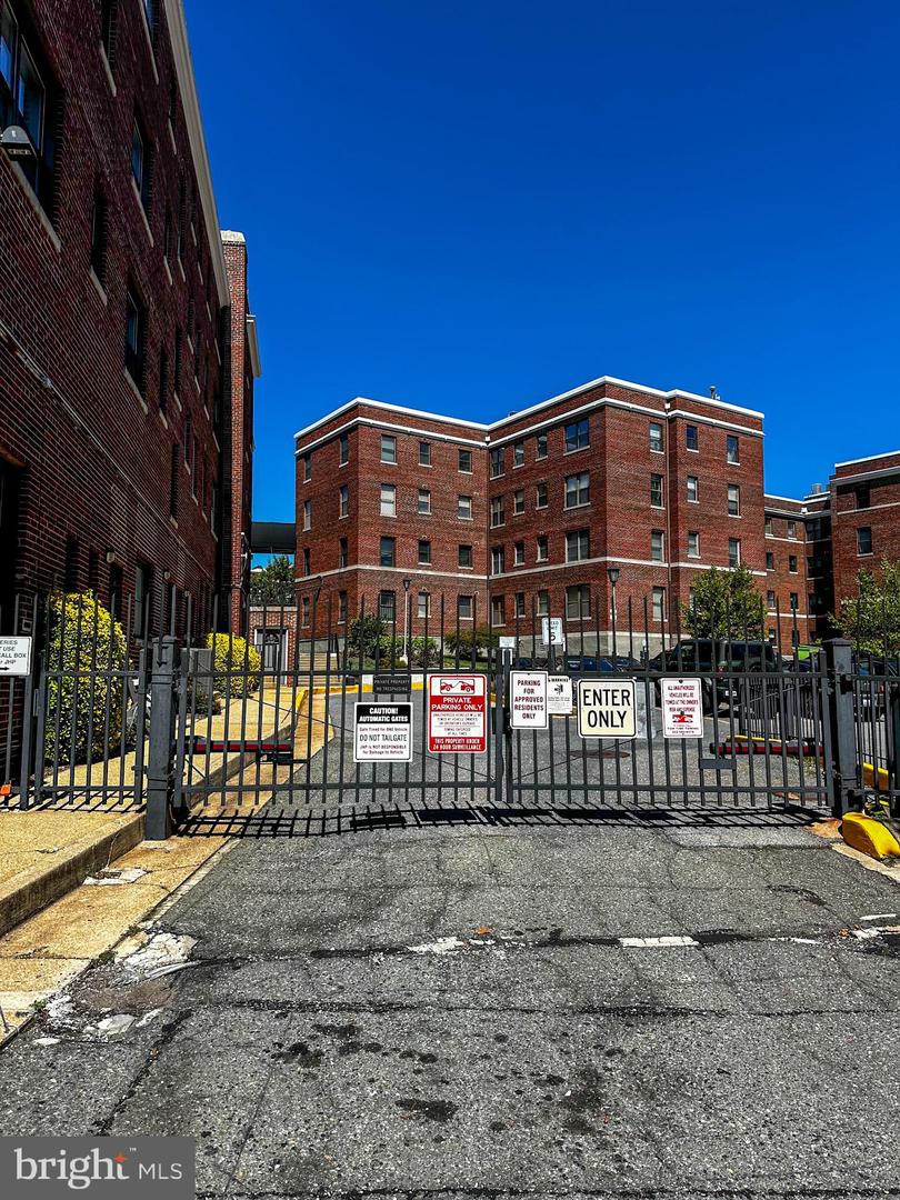 80 NEW YORK AVE NW #402, WASHINGTON, District Of Columbia 20001, 2 Bedrooms Bedrooms, ,1 BathroomBathrooms,Residential,For sale,80 NEW YORK AVE NW #402,DCDC2225042 MLS # DCDC2225042