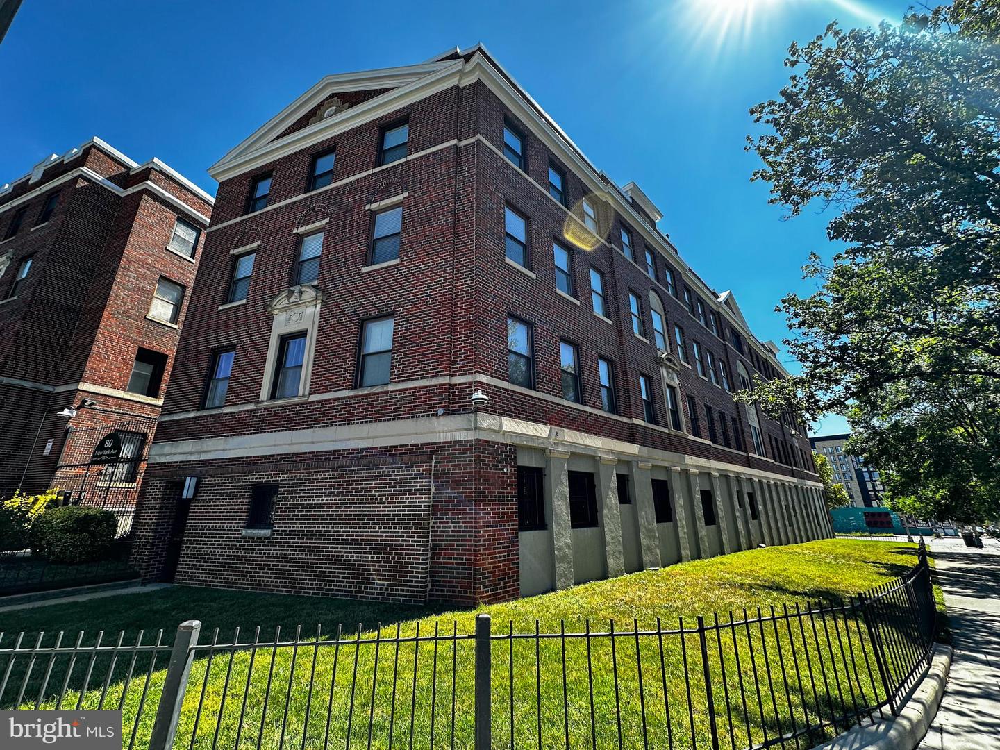80 NEW YORK AVE NW #402, WASHINGTON, District Of Columbia 20001, 2 Bedrooms Bedrooms, ,1 BathroomBathrooms,Residential,For sale,80 NEW YORK AVE NW #402,DCDC2225042 MLS # DCDC2225042