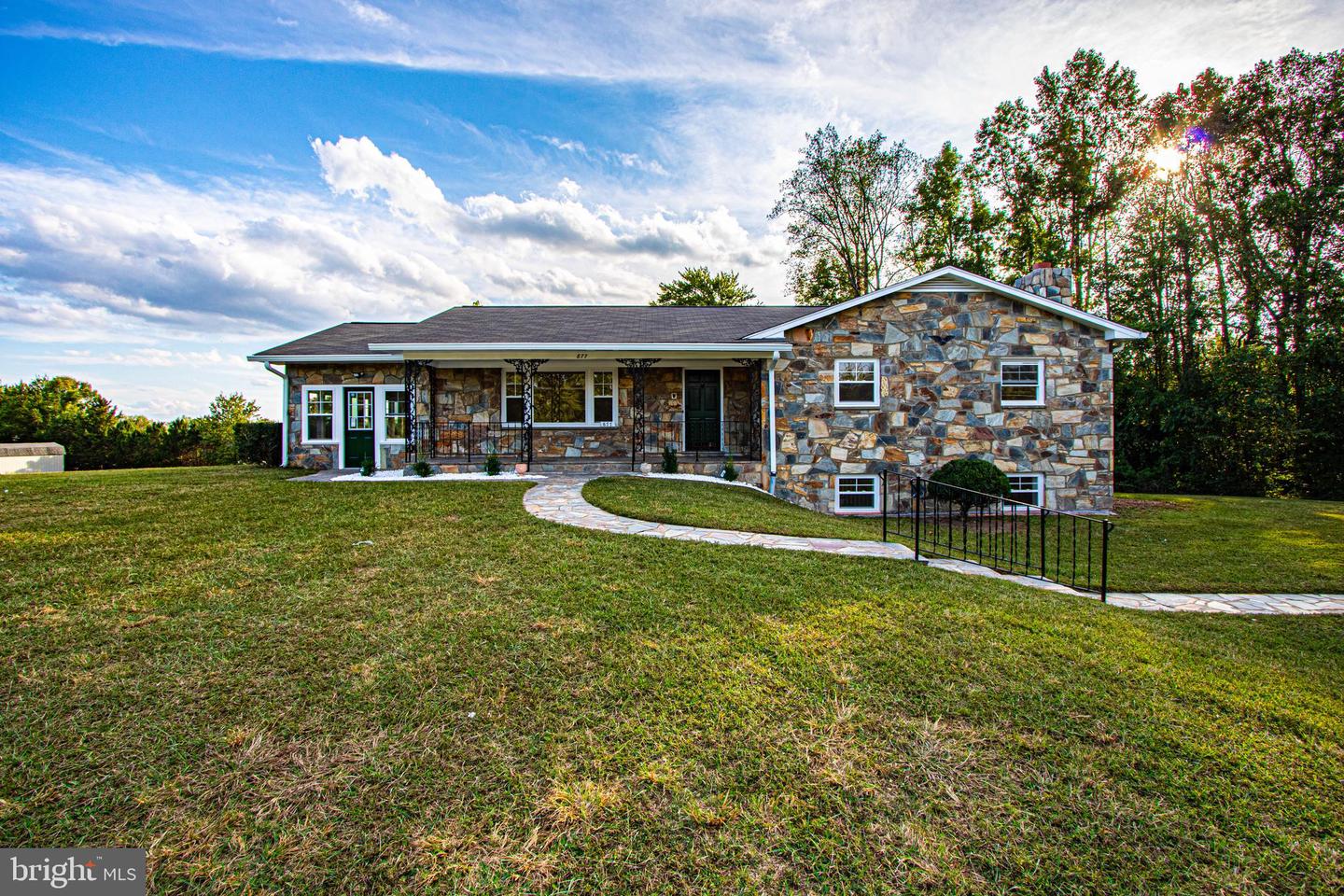 877 TRUSLOW RD, FREDERICKSBURG, Virginia 22406, 4 Bedrooms Bedrooms, ,3 BathroomsBathrooms,Residential,For sale,877 TRUSLOW RD,VAST2043180 MLS # VAST2043180
