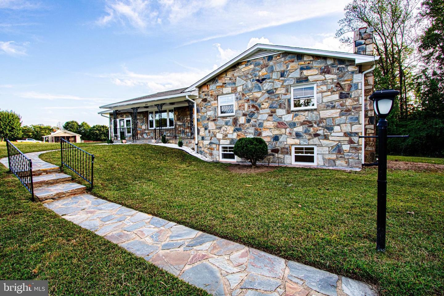 877 TRUSLOW RD, FREDERICKSBURG, Virginia 22406, 4 Bedrooms Bedrooms, ,3 BathroomsBathrooms,Residential,For sale,877 TRUSLOW RD,VAST2043180 MLS # VAST2043180