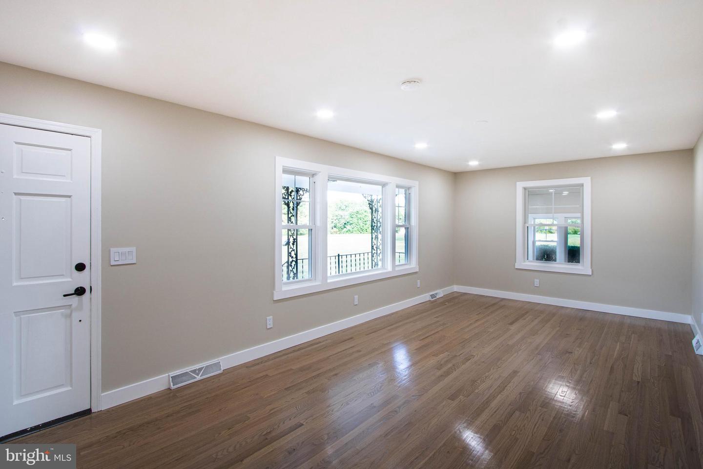 877 TRUSLOW RD, FREDERICKSBURG, Virginia 22406, 4 Bedrooms Bedrooms, ,3 BathroomsBathrooms,Residential,For sale,877 TRUSLOW RD,VAST2043180 MLS # VAST2043180