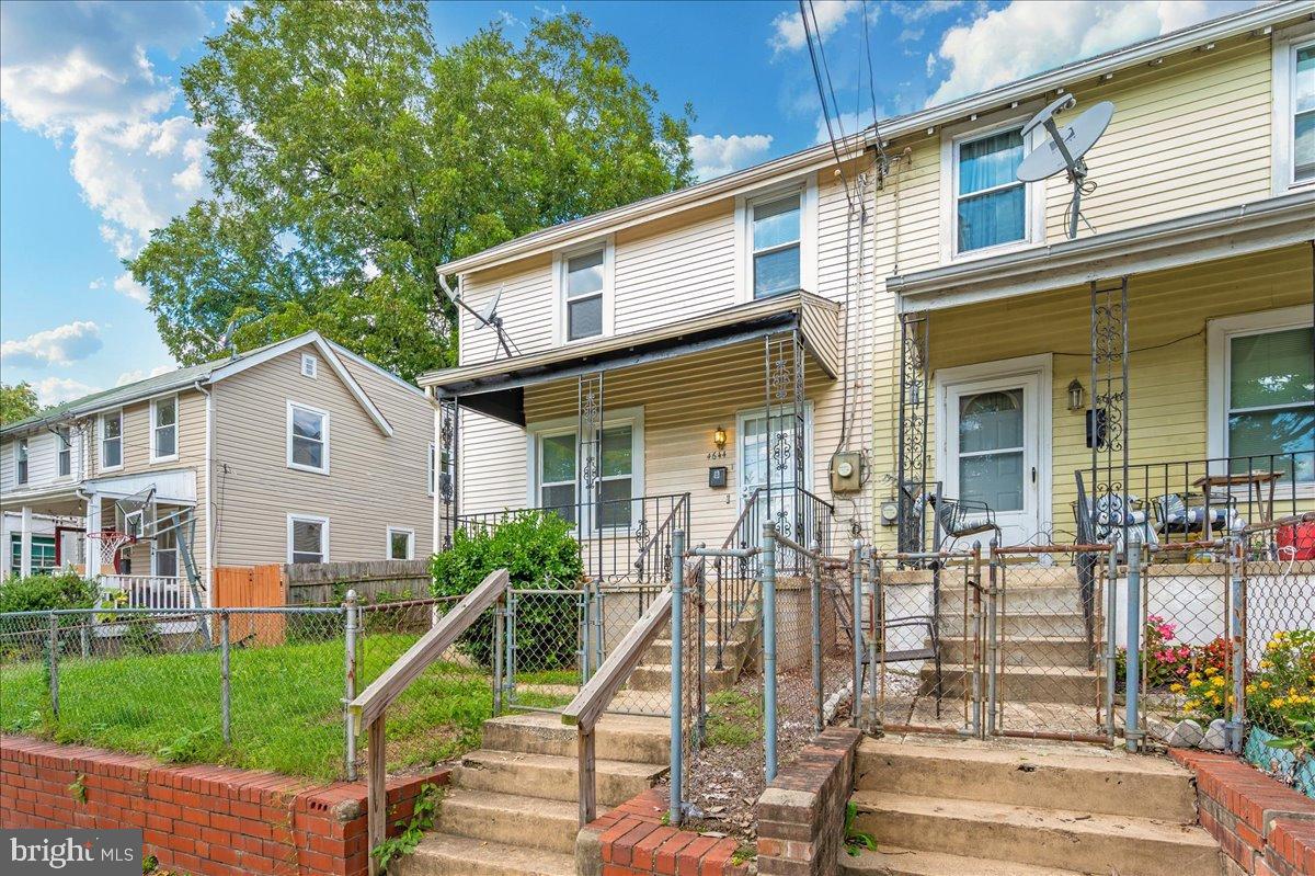 4644 HAYES ST NE, WASHINGTON, District Of Columbia 20019, 4 Bedrooms Bedrooms, 6 Rooms Rooms,2 BathroomsBathrooms,Residential,For sale,4644 HAYES ST NE,DCDC2225056 MLS # DCDC2225056