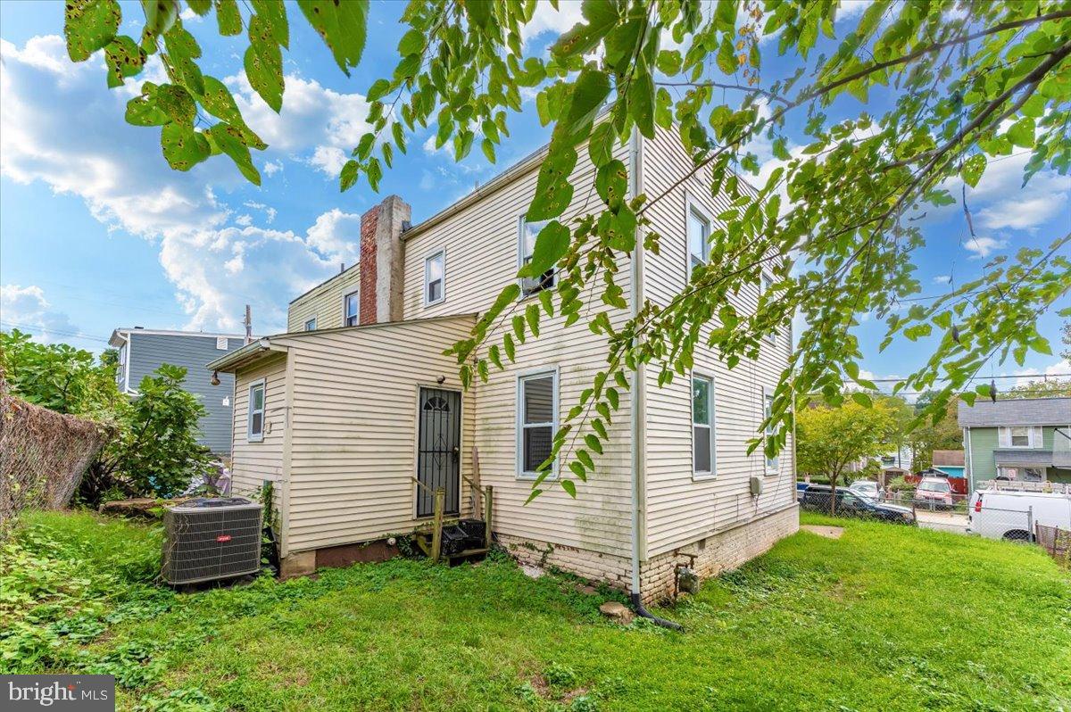 4644 HAYES ST NE, WASHINGTON, District Of Columbia 20019, 4 Bedrooms Bedrooms, 6 Rooms Rooms,2 BathroomsBathrooms,Residential,For sale,4644 HAYES ST NE,DCDC2225056 MLS # DCDC2225056