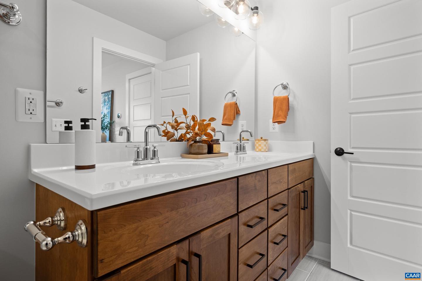 19A WARDELL CREST, CHARLOTTESVILLE, Virginia 22902, 3 Bedrooms Bedrooms, ,2 BathroomsBathrooms,Residential,For sale,19A WARDELL CREST,669567 MLS # 669567