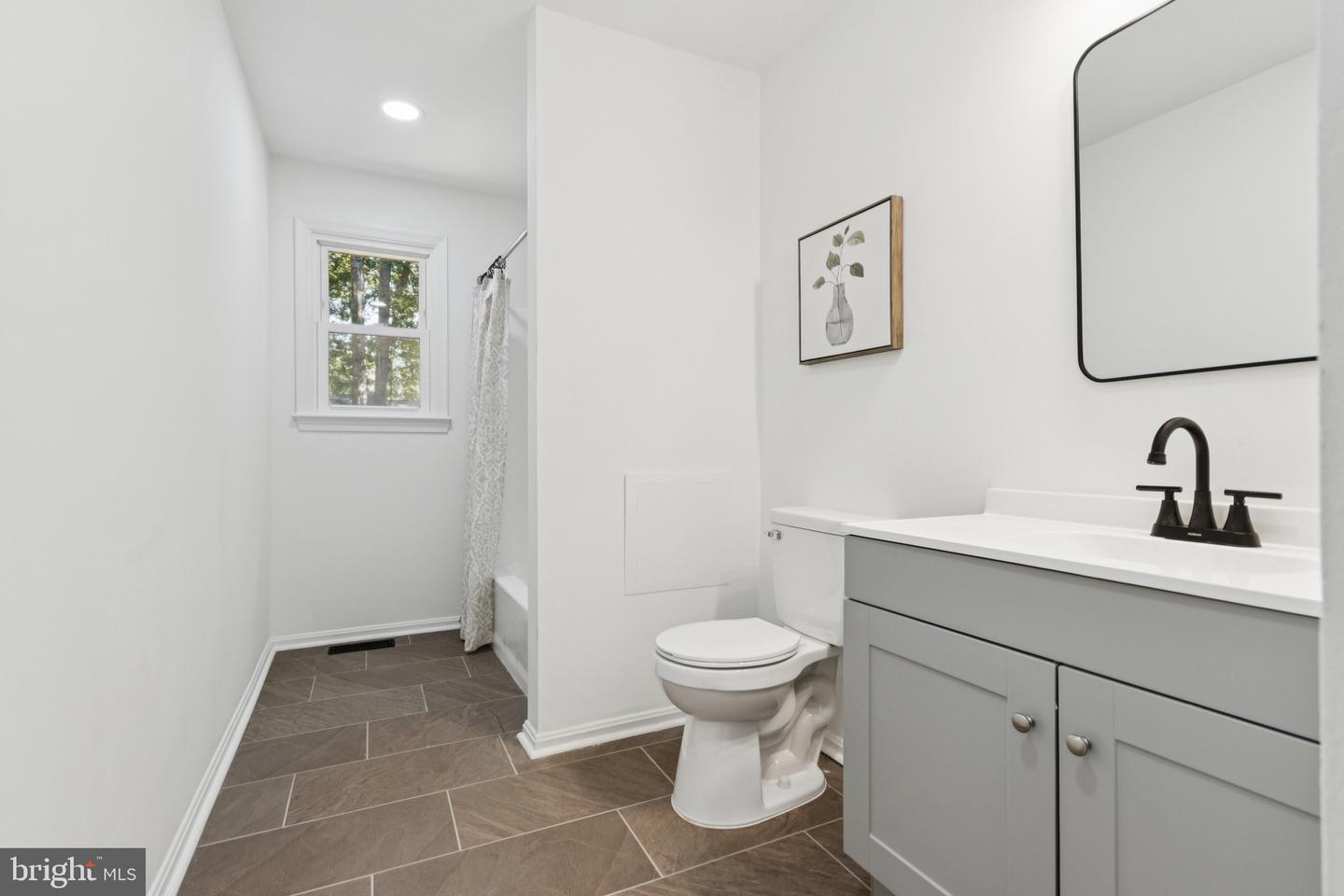 39 HIDDEN LAKE DR, STAFFORD, Virginia 22556, 4 Bedrooms Bedrooms, ,2 BathroomsBathrooms,Residential,For sale,39 HIDDEN LAKE DR,VAST2043198 MLS # VAST2043198