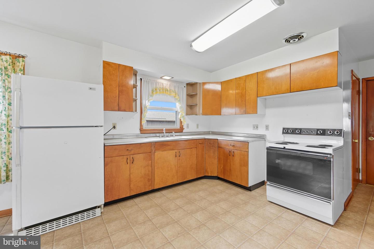 1982 BARBERSHOP RD, EDINBURG, Virginia 22824, 3 Bedrooms Bedrooms, ,1 BathroomBathrooms,Farm,For sale,1982 BARBERSHOP RD,VASH2012676 MLS # VASH2012676