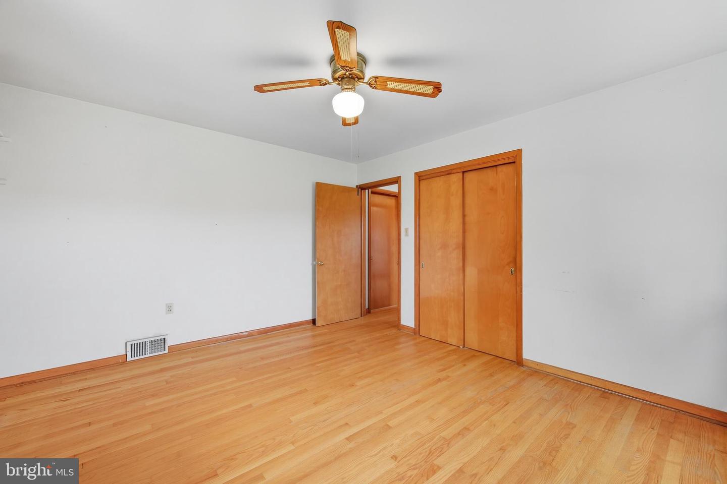 1982 BARBERSHOP RD, EDINBURG, Virginia 22824, 3 Bedrooms Bedrooms, ,1 BathroomBathrooms,Farm,For sale,1982 BARBERSHOP RD,VASH2012676 MLS # VASH2012676