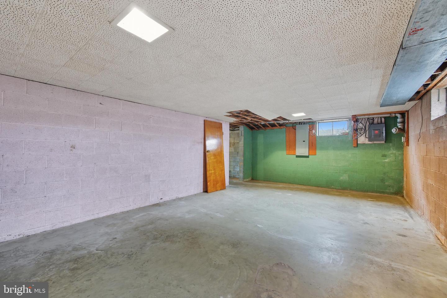 1982 BARBERSHOP RD, EDINBURG, Virginia 22824, 3 Bedrooms Bedrooms, ,1 BathroomBathrooms,Farm,For sale,1982 BARBERSHOP RD,VASH2012676 MLS # VASH2012676