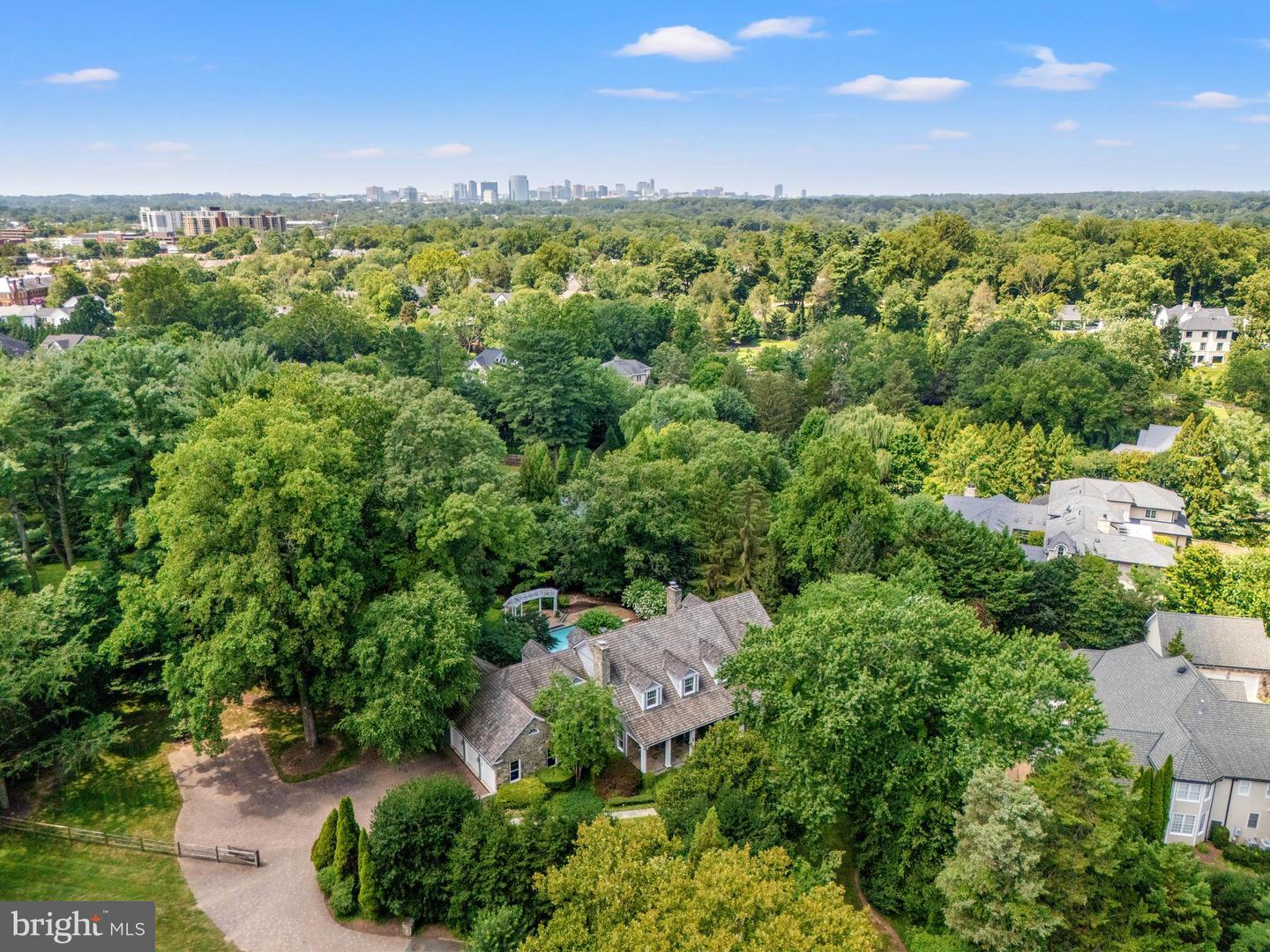 1110 HARVEY RD, MCLEAN, Virginia 22101, 6 Bedrooms Bedrooms, ,6 BathroomsBathrooms,Residential,For sale,1110 HARVEY RD,VAFX2219508 MLS # VAFX2219508