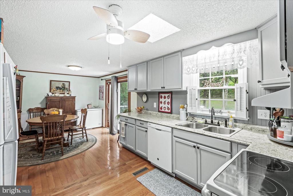 604 STRATFORD CIR, LOCUST GROVE, Virginia 22508, 3 Bedrooms Bedrooms, ,2 BathroomsBathrooms,Residential,604 STRATFORD CIR,VAOR2012350 MLS # VAOR2012350