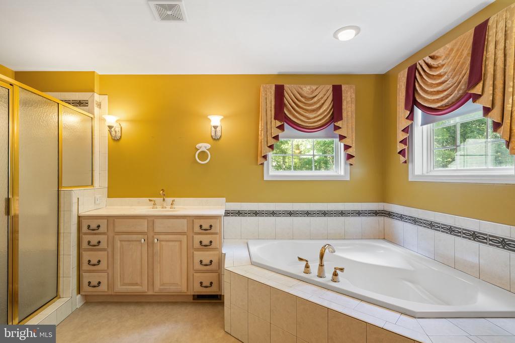 13031 DAHLIA LN, FREDERICKSBURG, Virginia 22407, 5 Bedrooms Bedrooms, ,4 BathroomsBathrooms,Residential,13031 DAHLIA LN,VASP2036604 MLS # VASP2036604
