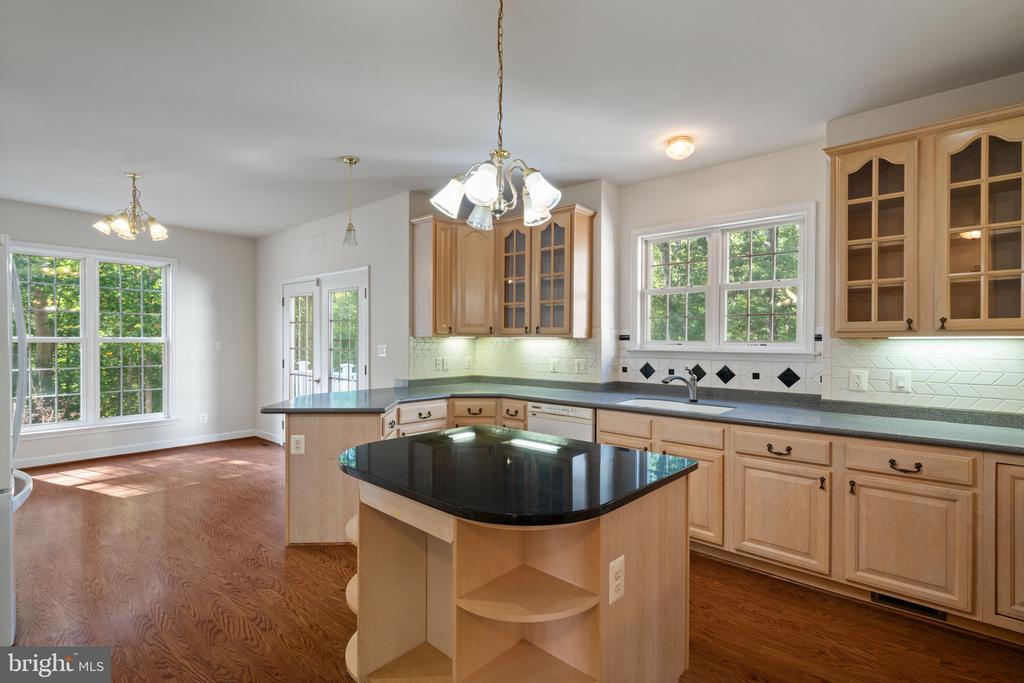 13031 DAHLIA LN, FREDERICKSBURG, Virginia 22407, 5 Bedrooms Bedrooms, ,4 BathroomsBathrooms,Residential,13031 DAHLIA LN,VASP2036604 MLS # VASP2036604