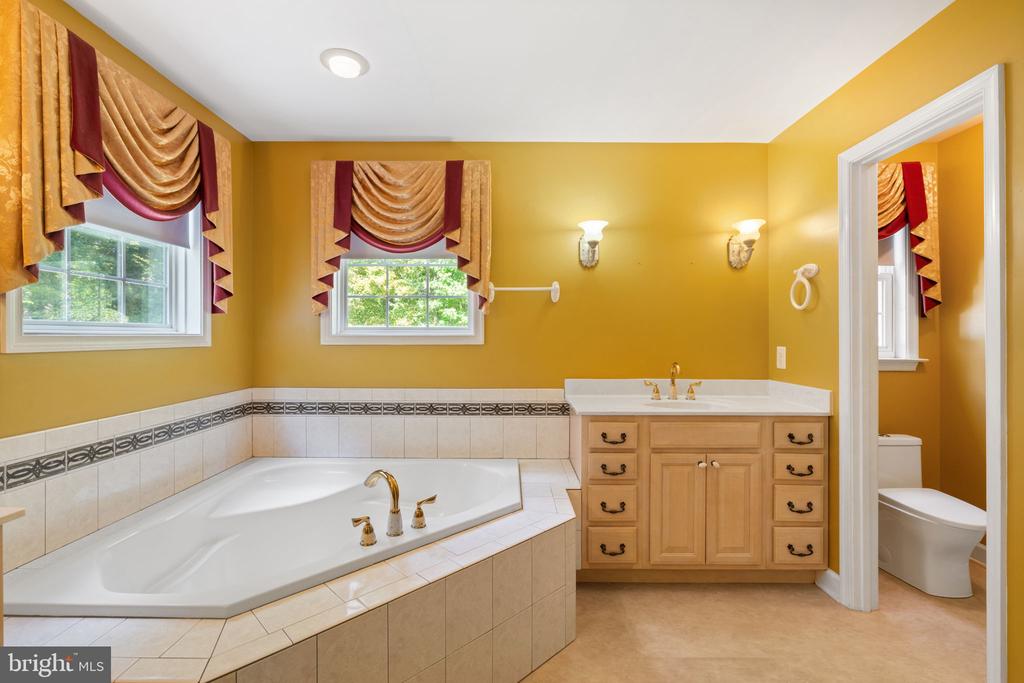 13031 DAHLIA LN, FREDERICKSBURG, Virginia 22407, 5 Bedrooms Bedrooms, ,4 BathroomsBathrooms,Residential,13031 DAHLIA LN,VASP2036604 MLS # VASP2036604