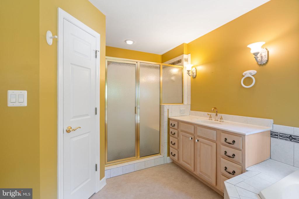 13031 DAHLIA LN, FREDERICKSBURG, Virginia 22407, 5 Bedrooms Bedrooms, ,4 BathroomsBathrooms,Residential,13031 DAHLIA LN,VASP2036604 MLS # VASP2036604