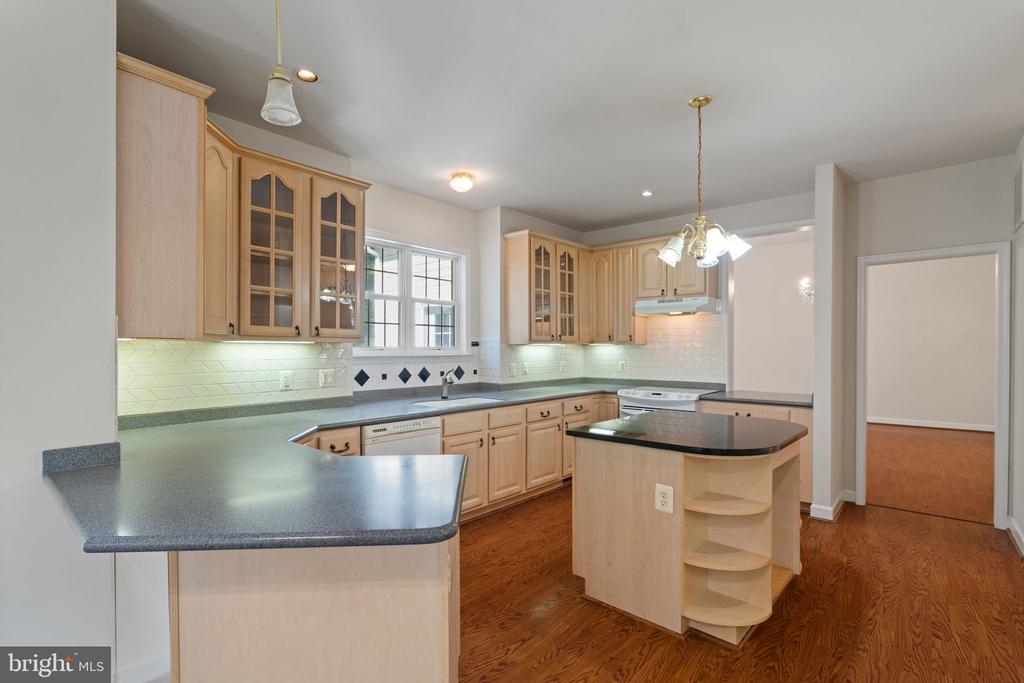 13031 DAHLIA LN, FREDERICKSBURG, Virginia 22407, 5 Bedrooms Bedrooms, ,4 BathroomsBathrooms,Residential,13031 DAHLIA LN,VASP2036604 MLS # VASP2036604