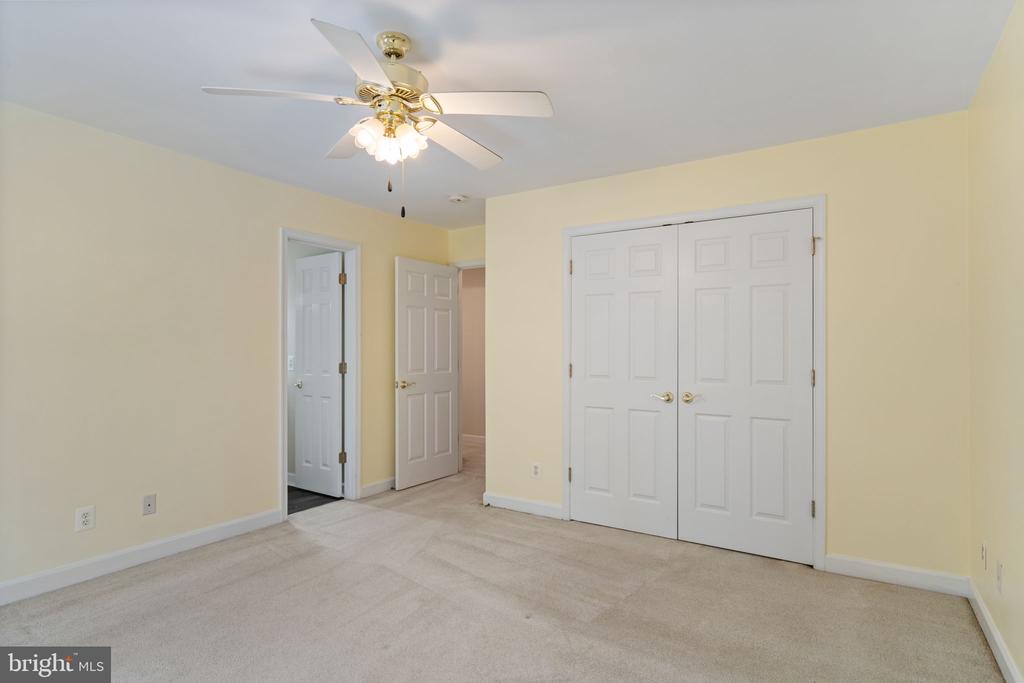 13031 DAHLIA LN, FREDERICKSBURG, Virginia 22407, 5 Bedrooms Bedrooms, ,4 BathroomsBathrooms,Residential,13031 DAHLIA LN,VASP2036604 MLS # VASP2036604