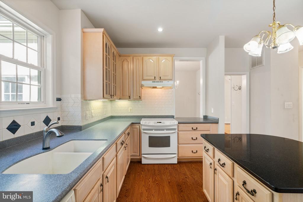 13031 DAHLIA LN, FREDERICKSBURG, Virginia 22407, 5 Bedrooms Bedrooms, ,4 BathroomsBathrooms,Residential,13031 DAHLIA LN,VASP2036604 MLS # VASP2036604
