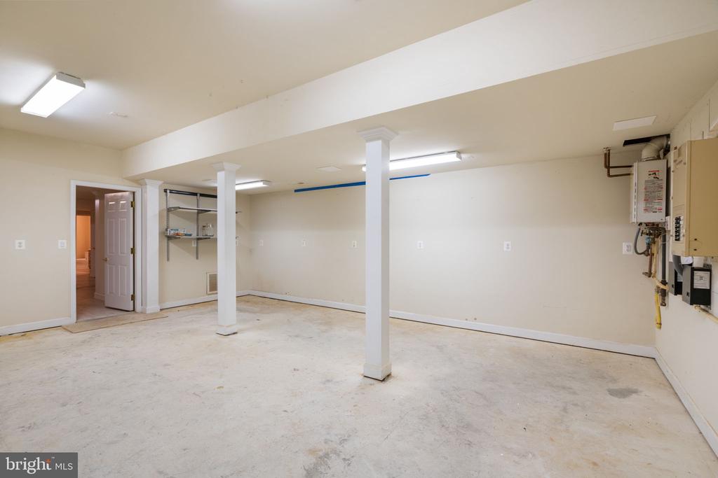 13031 DAHLIA LN, FREDERICKSBURG, Virginia 22407, 5 Bedrooms Bedrooms, ,4 BathroomsBathrooms,Residential,13031 DAHLIA LN,VASP2036604 MLS # VASP2036604