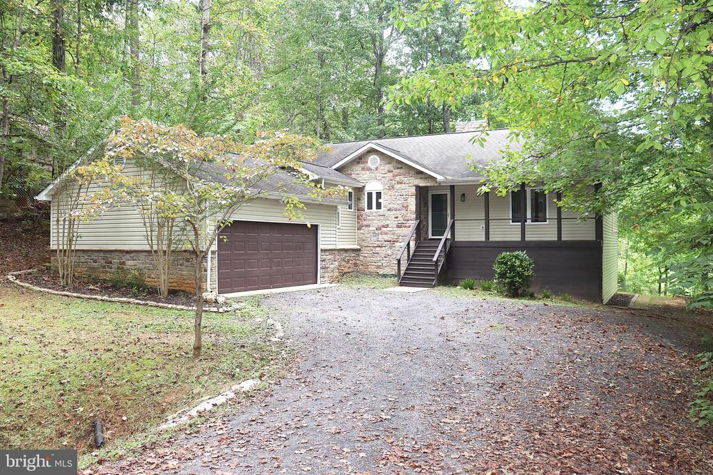 1111 EASTOVER PKWY, LOCUST GROVE, Virginia 22508, 5 Bedrooms Bedrooms, ,3 BathroomsBathrooms,Residential,1111 EASTOVER PKWY,VAOR2012418 MLS # VAOR2012418