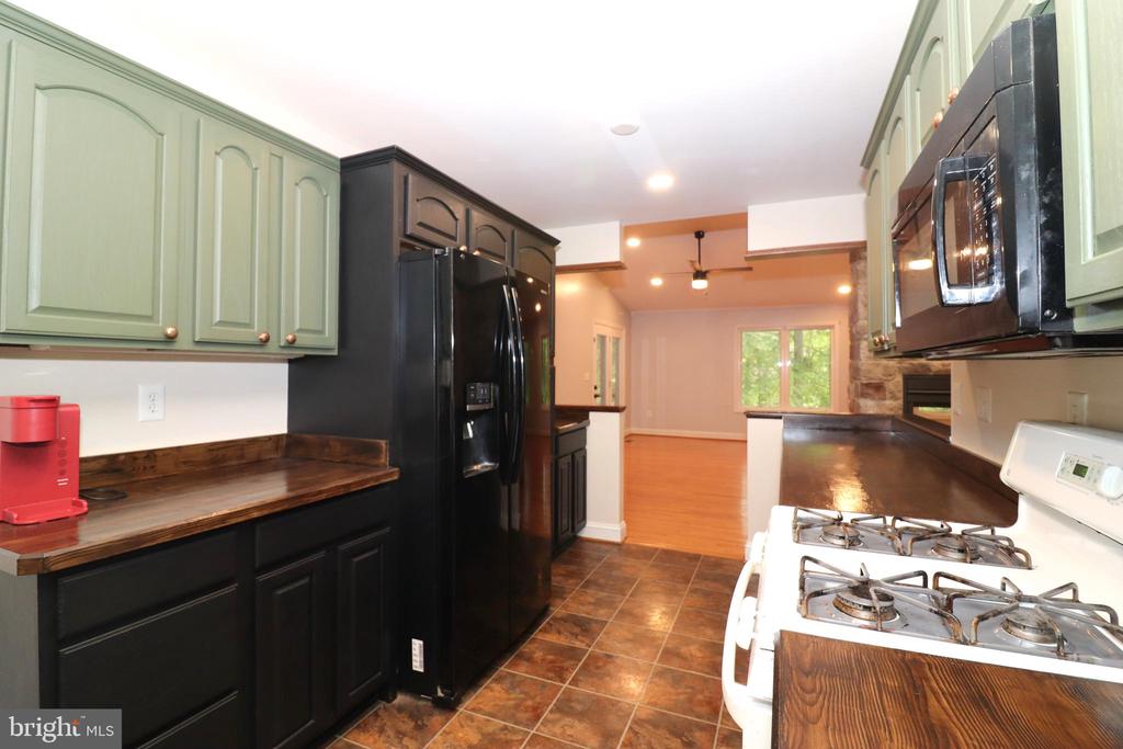 1111 EASTOVER PKWY, LOCUST GROVE, Virginia 22508, 5 Bedrooms Bedrooms, ,3 BathroomsBathrooms,Residential,1111 EASTOVER PKWY,VAOR2012418 MLS # VAOR2012418