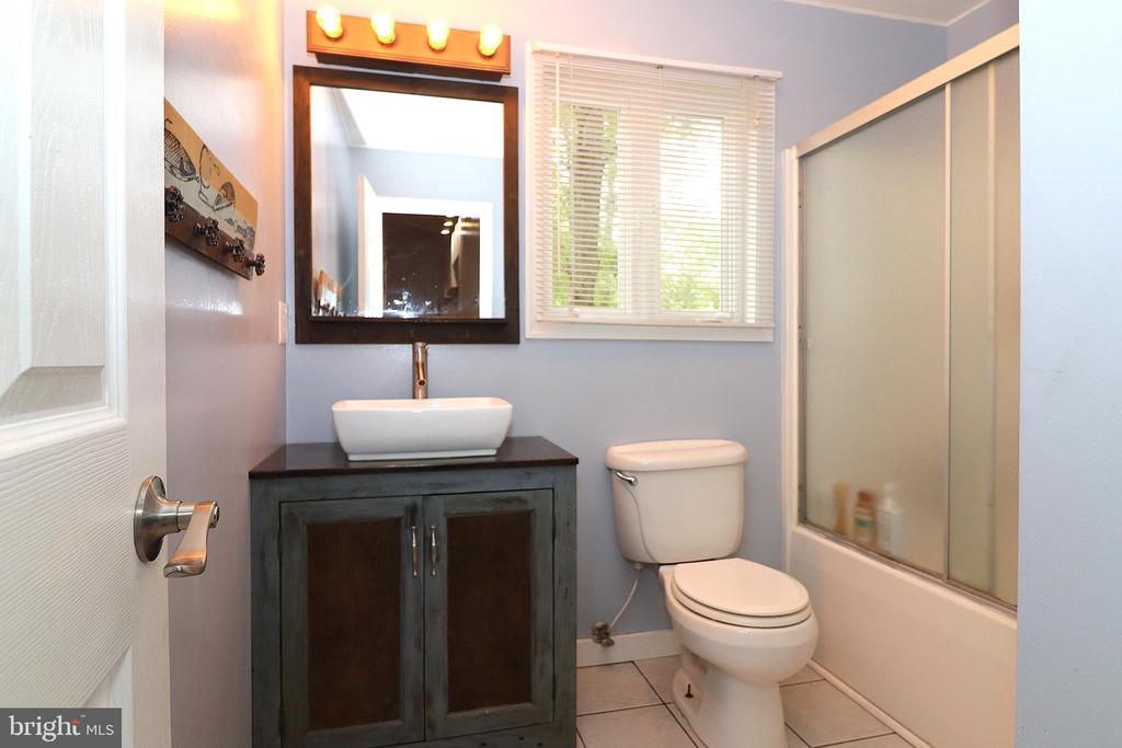 1111 EASTOVER PKWY, LOCUST GROVE, Virginia 22508, 5 Bedrooms Bedrooms, ,3 BathroomsBathrooms,Residential,1111 EASTOVER PKWY,VAOR2012418 MLS # VAOR2012418